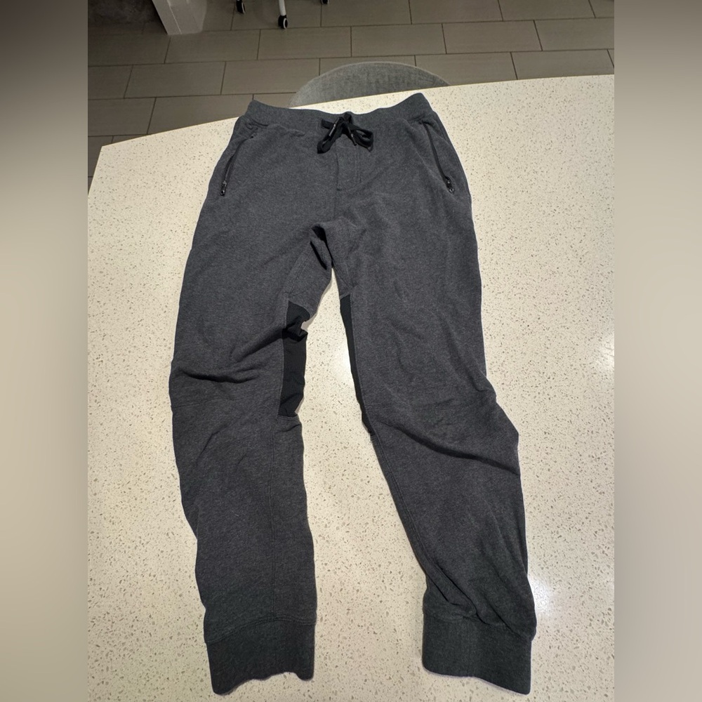 Lululemon Men Small Grey/Black Joggers tailored